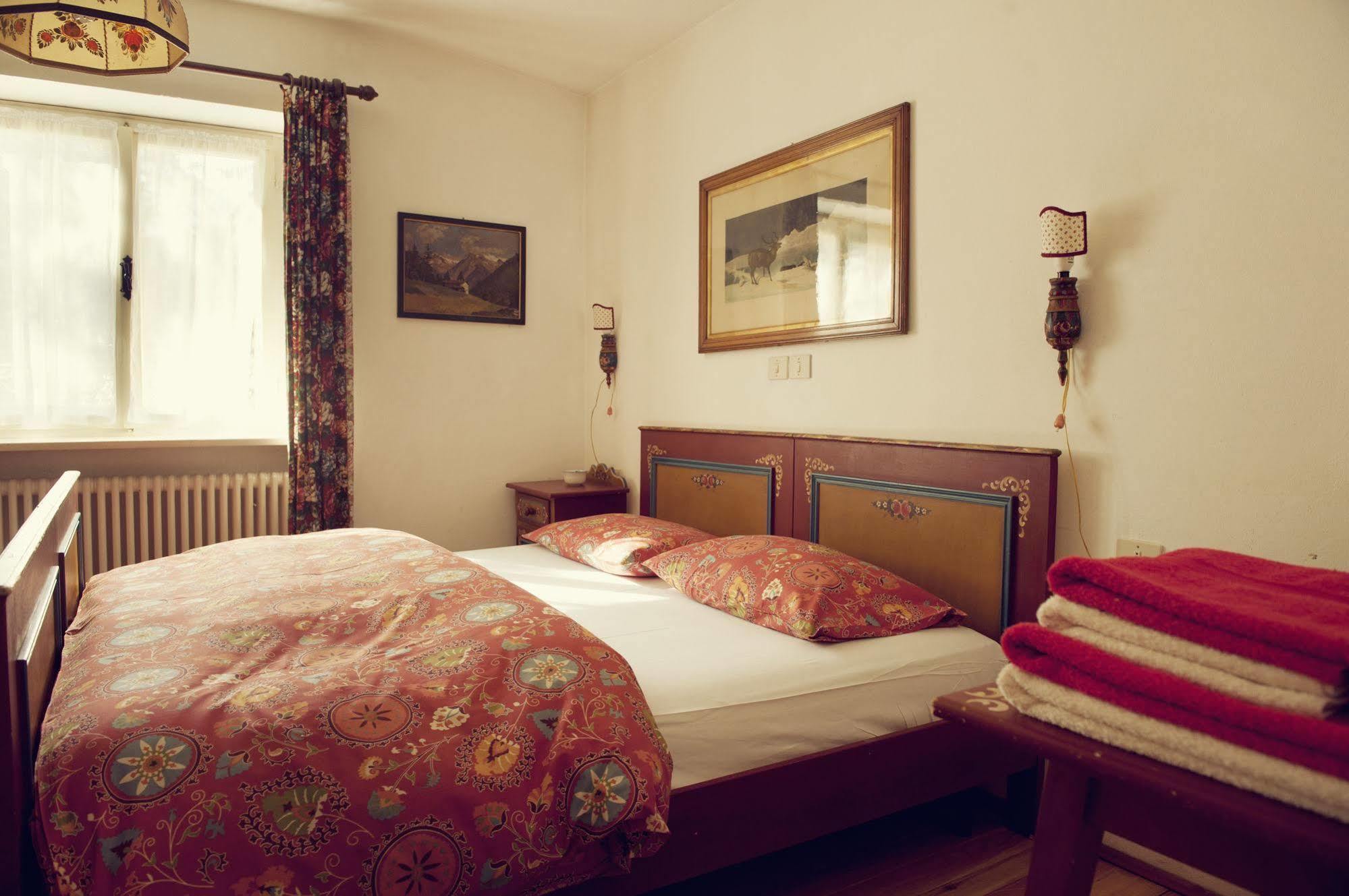 B&B Villa Dolomites Hut San Vigilio Di Marebbe Exterior foto